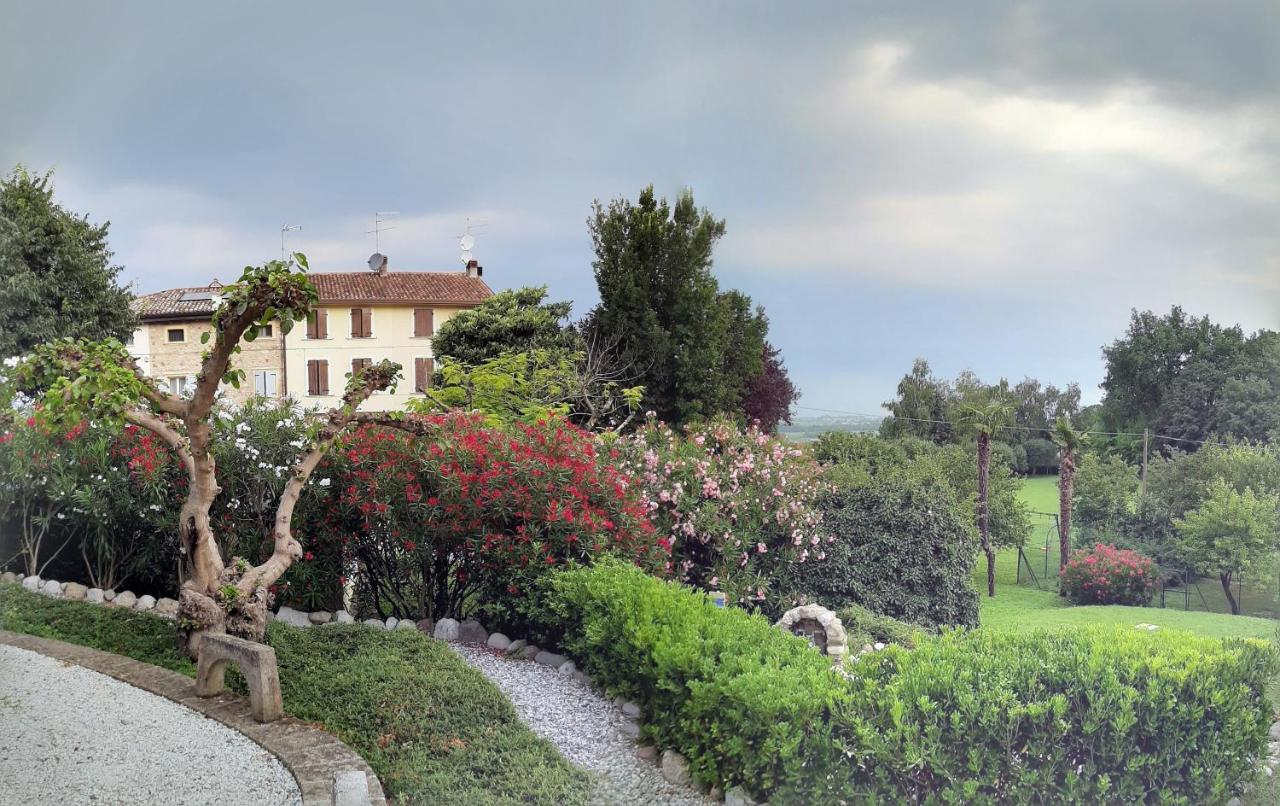 Casal Del Pigno Hotel Peschiera del Garda Bagian luar foto