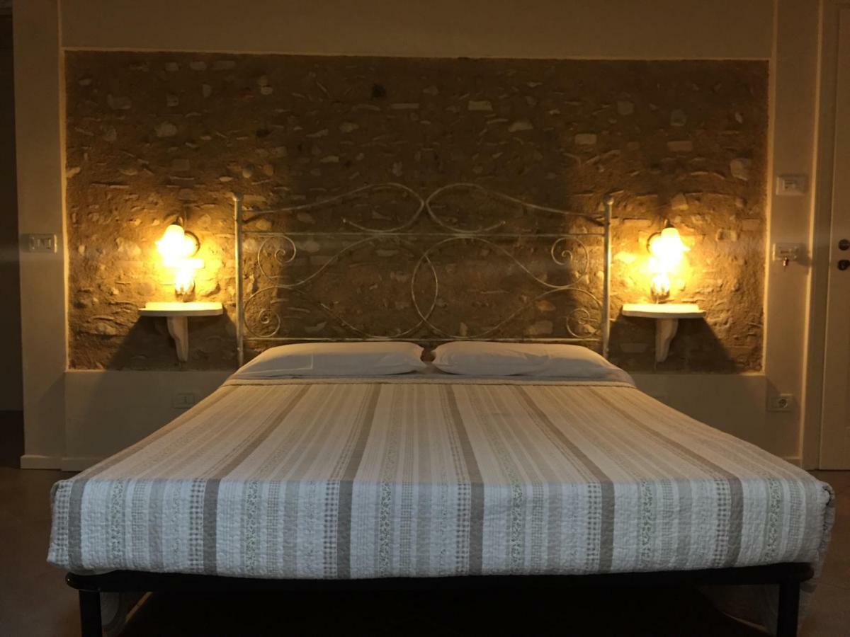 Casal Del Pigno Hotel Peschiera del Garda Bagian luar foto